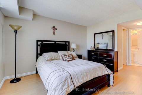 Photo 18 at 703 - 5 Emerald Lane, Yorkhill, Vaughan