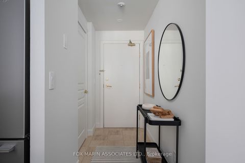 Photo 4 at 701 - 1 Deer Park Crescent, St. Clair, Toronto