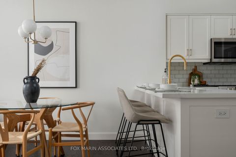 Photo 10 at 701 - 1 Deer Park Crescent, St. Clair, Toronto