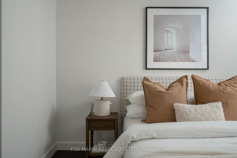 Photo 23 at 701 - 1 Deer Park Crescent, St. Clair, Toronto