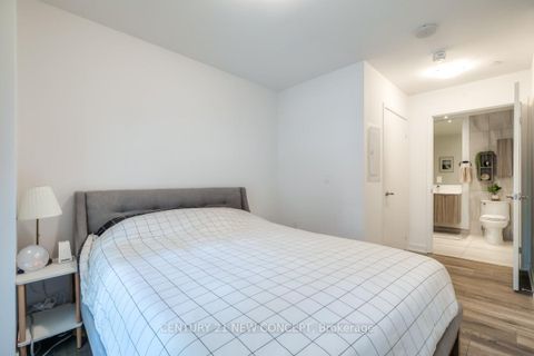 Photo 15 at 210 - 99 Broadway Avenue, Mount Pleasant West, Toronto