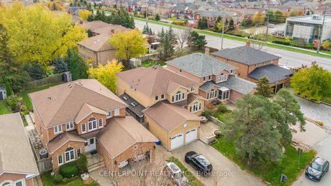 Photo 1 at 277 Oxford Street, Mill Pond, Richmond Hill