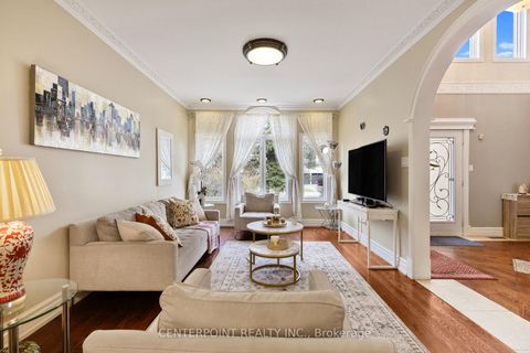 Photo 7 at 277 Oxford Street, Mill Pond, Richmond Hill