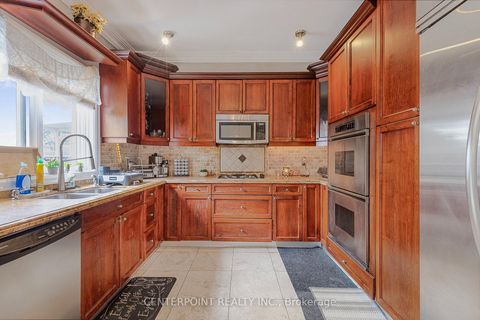 Photo 12 at 277 Oxford Street, Mill Pond, Richmond Hill