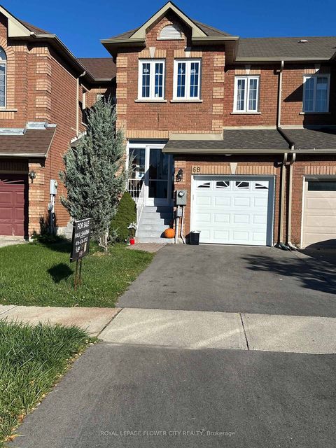 Photo 1 at 68 Denton Circle, Maple, Vaughan