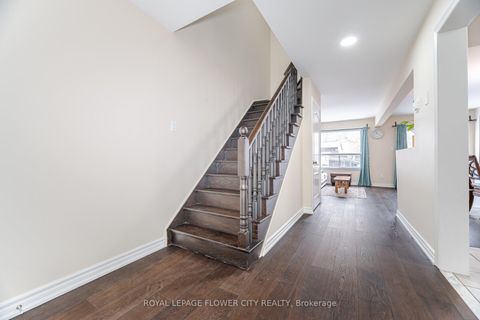 Photo 14 at 68 Denton Circle, Maple, Vaughan