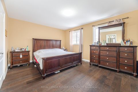 Photo 16 at 68 Denton Circle, Maple, Vaughan