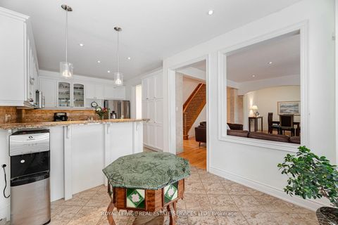 Photo 11 at 215 Burloak Drive, BR Bronte, Oakville