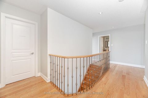 Photo 17 at 215 Burloak Drive, BR Bronte, Oakville