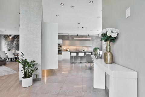 Photo 3 at 31 Overton Crescent, Don Mills, Toronto