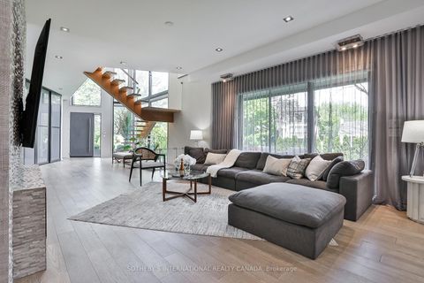 Photo 5 at 31 Overton Crescent, Don Mills, Toronto