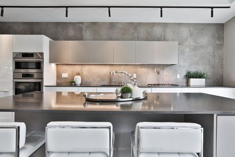 Photo 14 at 31 Overton Crescent, Don Mills, Toronto