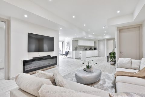 Photo 39 at 31 Overton Crescent, Don Mills, Toronto