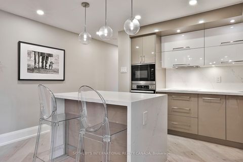 Photo 16 at 301 - 235 St Clair Avenue W, Casa Loma, Toronto