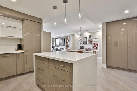 Photo 20 at 301 - 235 St Clair Avenue W, Casa Loma, Toronto