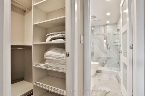 Photo 26 at 301 - 235 St Clair Avenue W, Casa Loma, Toronto