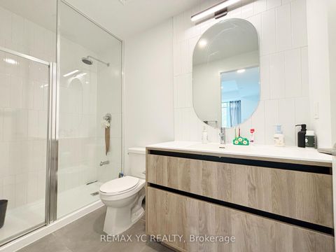 Photo 8 at 324 - 8 Beverley Glen Boulevard, Beverley Glen, Vaughan