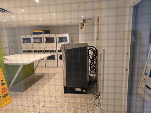 Photo 13 at 103 - 40 Homewood Avenue, South St. James Town, Toronto