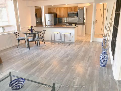 Photo 6 at 511 - 633 Bay Street, Bay Street Corridor, Toronto