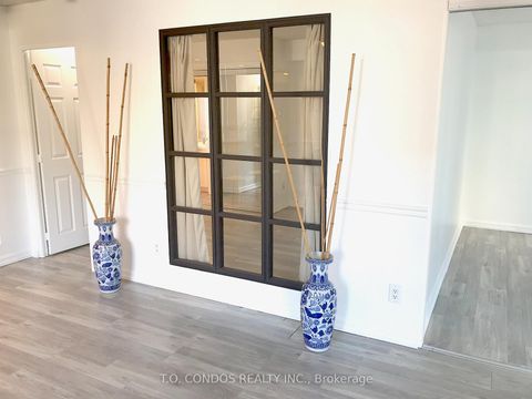 Photo 8 at 511 - 633 Bay Street, Bay Street Corridor, Toronto