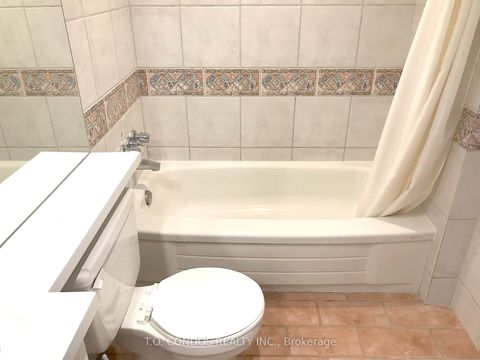 Photo 10 at 511 - 633 Bay Street, Bay Street Corridor, Toronto