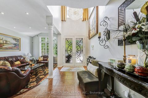 Photo 2 at 3306 Fox Run Circle, BR Bronte, Oakville