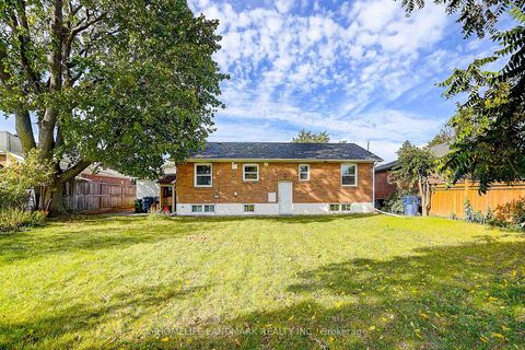 Photo 5 at 181 Searle Avenue, Bathurst Manor, Toronto