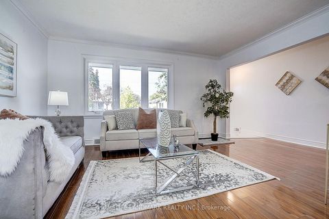Photo 9 at 181 Searle Avenue, Bathurst Manor, Toronto