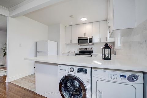 Photo 13 at 181 Searle Avenue, Bathurst Manor, Toronto