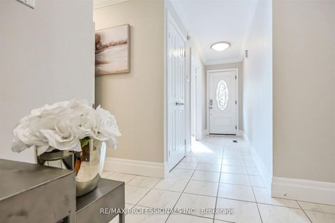 Photo 3 at 81 Millsborough Crescent, West Deane, Toronto