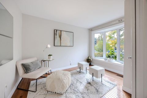 Photo 4 at 81 Millsborough Crescent, West Deane, Toronto
