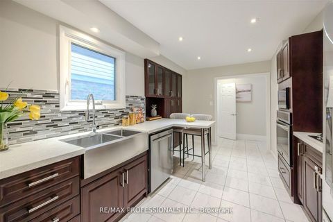 Photo 9 at 81 Millsborough Crescent, West Deane, Toronto