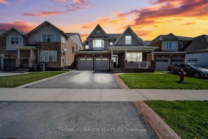 Photo 2 at 13 Bonavista Drive, Credit Valley, Brampton