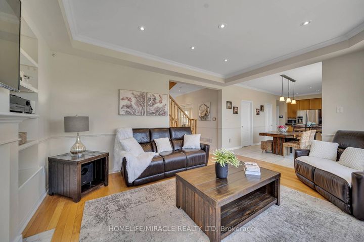 Photo 15 at 13 Bonavista Drive, Credit Valley, Brampton