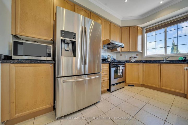 Photo 18 at 13 Bonavista Drive, Credit Valley, Brampton