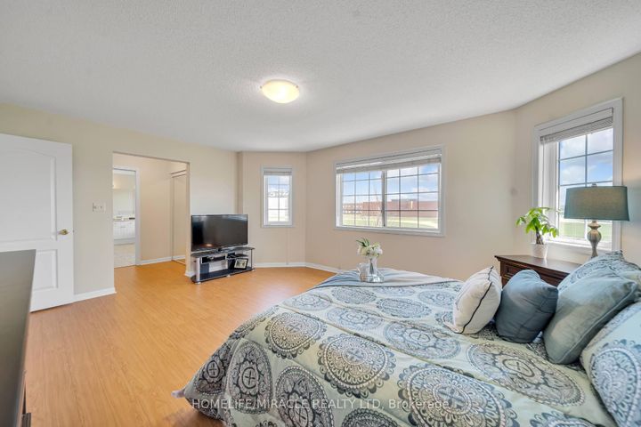 Photo 26 at 13 Bonavista Drive, Credit Valley, Brampton