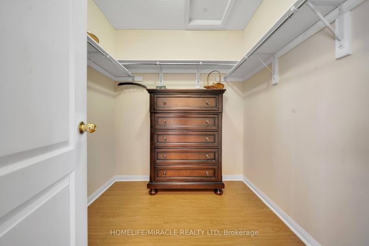 Photo 27 at 13 Bonavista Drive, Credit Valley, Brampton