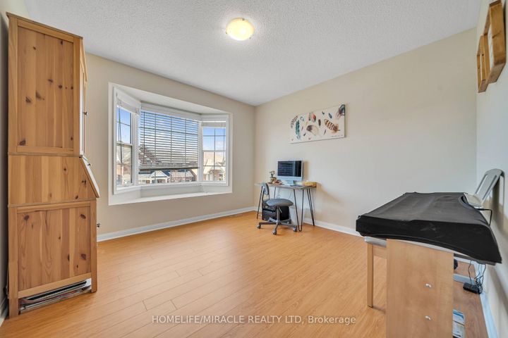Photo 30 at 13 Bonavista Drive, Credit Valley, Brampton