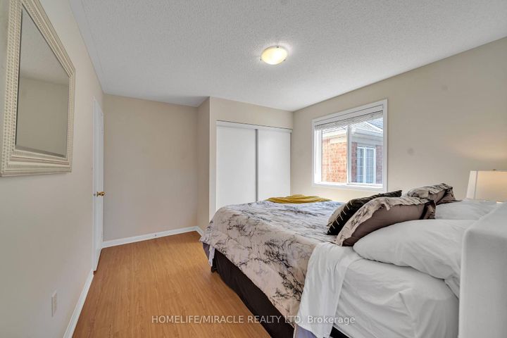 Photo 34 at 13 Bonavista Drive, Credit Valley, Brampton