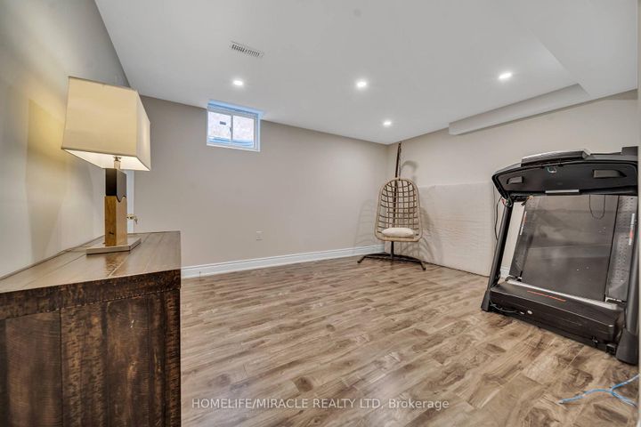 Photo 39 at 13 Bonavista Drive, Credit Valley, Brampton