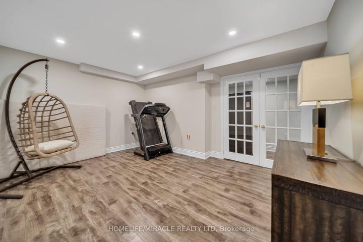 Photo 40 at 13 Bonavista Drive, Credit Valley, Brampton