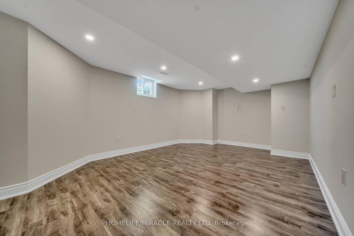 Photo 41 at 13 Bonavista Drive, Credit Valley, Brampton