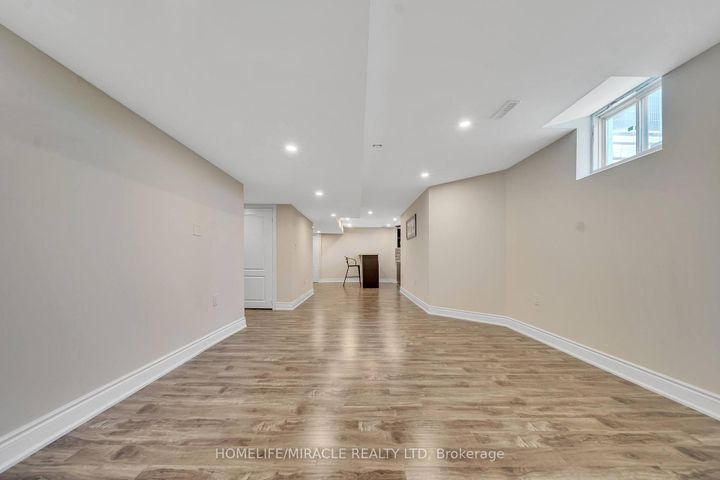 Photo 42 at 13 Bonavista Drive, Credit Valley, Brampton