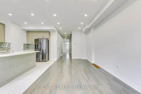 Photo 7 at 142 Toucan Trail, GO Glenorchy, Oakville