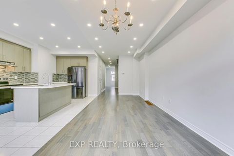 Photo 10 at 142 Toucan Trail, GO Glenorchy, Oakville