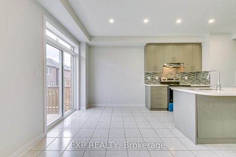 Photo 11 at 142 Toucan Trail, GO Glenorchy, Oakville