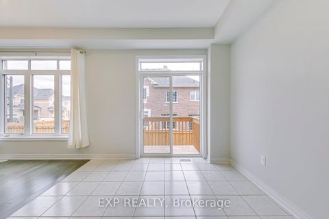 Photo 13 at 142 Toucan Trail, GO Glenorchy, Oakville