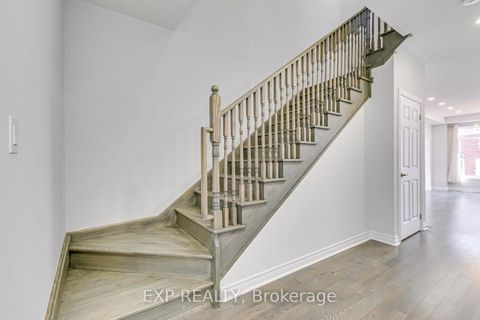 Photo 21 at 142 Toucan Trail, GO Glenorchy, Oakville