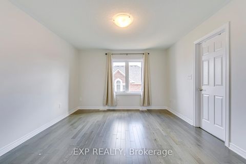 Photo 23 at 142 Toucan Trail, GO Glenorchy, Oakville