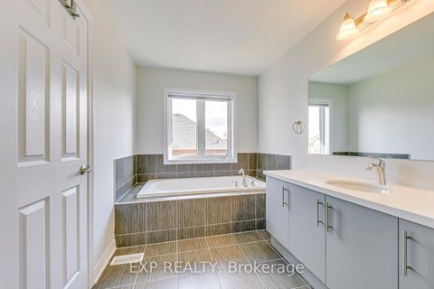 Photo 25 at 142 Toucan Trail, GO Glenorchy, Oakville